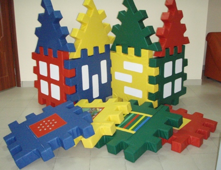 Конструктор Пазлы (12 элементов 08*0,8*0,1) фото 1