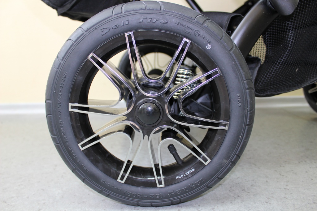 надувные колеса коляски для детей с дцп гиппо.JPG