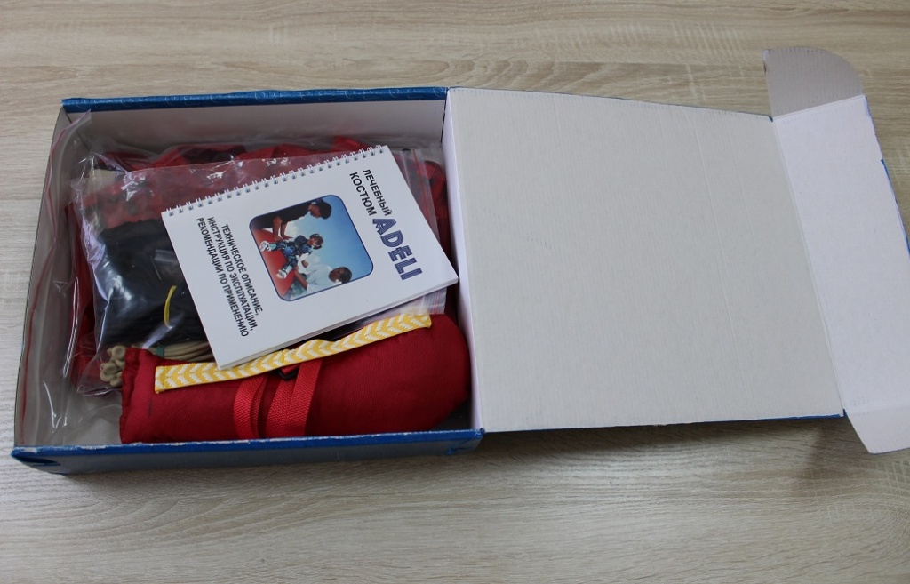 Упаковочная коробка костюма «Адели» Упаковочная коробка костюма «Адели»